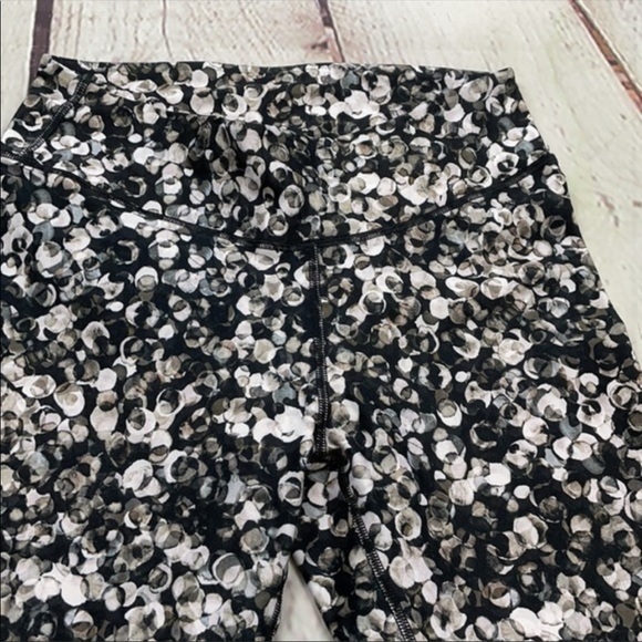 🗽Fabletics Midrise Full Length Leggings - Picture 3 of 5